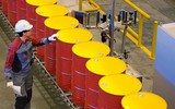 Doanh thu từ dầu khí của Nga bất ngờ suy giảm mạnh