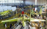 Tiêm kích Su-35 gây ấn tượng mạnh khi xuất hiện ở 'chế độ quái thú'