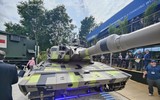 Hai bản nâng cấp của xe tăng Leopard 2 rơi vào thế 'đối đầu trực diện'