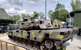 Hai bản nâng cấp của xe tăng Leopard 2 rơi vào thế 'đối đầu trực diện'