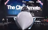 Tiêm kích tàng hình Su-75 Checkmate bất ngờ xuất hiện trên đường băng