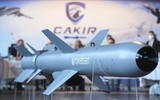 UAV Bayraktar Akinci tấn công cực mạnh nhờ radar mảng pha quét chủ động