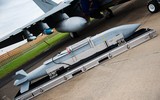 Tiêm kích F-16 trở thành sát thủ trên không sau khi tích hợp LRASM và JSOW
