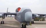 Trung Quốc gây choáng với 'mẫu hạm trên không' mang theo 100 UAV cảm tử