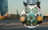 Tiêm kích F-15 mang 42 tên lửa giá rẻ APKWS II để chống máy bay không người lái