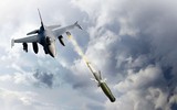Tiêm kích F-15 mang 42 tên lửa giá rẻ APKWS II để chống máy bay không người lái