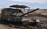 Xe tăng T-80BVM sống sót sau khi hứng chịu hàng chục đòn tấn công