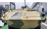 Thiết giáp BTR-22 'cách mạng hóa' của Nga bất ngờ áp sát biên giới Belarus - Ba Lan