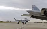 Tiêm kích tàng hình Su-75 Checkmate bất ngờ xuất hiện trên đường băng