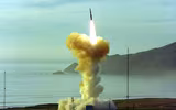 Mỹ bất ngờ phóng tên lửa hạt nhân Minuteman III và khoe vũ khí mới giữa tình hình nóng