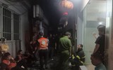 Hình ảnh lực lượng chức năng xuyên đêm chữa cháy, cứu người trong vụ hỏa hoạn ở đường Trung Kính 