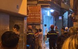 Hình ảnh lực lượng chức năng xuyên đêm chữa cháy, cứu người trong vụ hỏa hoạn ở đường Trung Kính 
