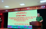 Người dân Hoàng Mai hồ hởi đi làm sinh trắc theo Luật Căn cước 2023