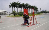 Cảnh sát phòng cháy, chữa cháy Hà Nội tập luyện giữa trời nắng nóng, nỗ lực cho Vòng chung kết Hội thi Thể thao nghiệp vụ chữa cháy