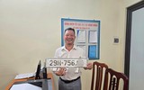 Công an xã Tây Phương tiếp dân giải quyết thủ tục hành chính cả buổi tối