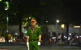 Hình ảnh người chiến sỹ Công an làm nhiệm vụ bảo vệ đêm hợp luyện sự kiện A80