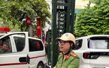 Hình ảnh người chiến sỹ Công an làm nhiệm vụ bảo vệ đêm hợp luyện sự kiện A80