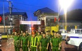 Công an xã Tây Phương xuyên mưa sơ tán 27 hộ khỏi vùng sạt lở