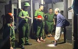 Công an xã Tây Phương xuyên mưa sơ tán 27 hộ khỏi vùng sạt lở