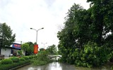 Công an xã Tây Phương xuyên mưa sơ tán 27 hộ khỏi vùng sạt lở