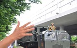 Người dân hân hoan ngắm khí tài hiện đại trong buổi sơ duyệt sự kiện A80