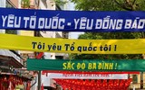 Biển cờ Tổ quốc tung bay 800 mét giữa lòng Thủ đô