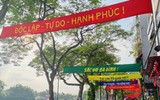 Biển cờ Tổ quốc tung bay 800 mét giữa lòng Thủ đô