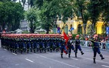 Những khoảnh khắc không thể nào quên của các chiến sỹ Cảnh sát phòng cháy chữa cháy Hà Nội