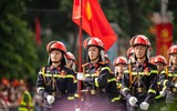 Những khoảnh khắc không thể nào quên của các chiến sỹ Cảnh sát phòng cháy chữa cháy Hà Nội