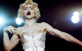 [ẢNH] Nhan sắc nóng bỏng của Madonna ở tuổi 62 và chuyện tình với ‘phi công’ kém 36 tuổi