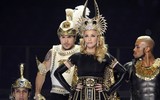 [ẢNH] Nhan sắc nóng bỏng của Madonna ở tuổi 62 và chuyện tình với ‘phi công’ kém 36 tuổi