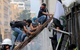 [ẢNH]: Người biểu tình Lebanon tiếp tục đòi thay máu chính quyền