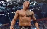 [ẢNH] The Rock: Từ cậu bé cao 1,9m bị xa lánh đến ngôi sao tỷ đô của Hollywood
