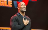 [ẢNH] The Rock: Từ cậu bé cao 1,9m bị xa lánh đến ngôi sao tỷ đô của Hollywood