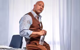 [ẢNH] The Rock: Từ cậu bé cao 1,9m bị xa lánh đến ngôi sao tỷ đô của Hollywood