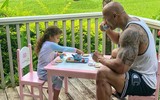 [ẢNH] The Rock: Từ cậu bé cao 1,9m bị xa lánh đến ngôi sao tỷ đô của Hollywood