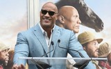 [ẢNH] The Rock: Từ cậu bé cao 1,9m bị xa lánh đến ngôi sao tỷ đô của Hollywood