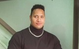 [ẢNH] The Rock: Từ cậu bé cao 1,9m bị xa lánh đến ngôi sao tỷ đô của Hollywood