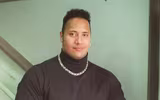 [ẢNH] The Rock: Từ cậu bé cao 1,9m bị xa lánh đến ngôi sao tỷ đô của Hollywood