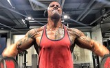 [ẢNH] The Rock: Từ cậu bé cao 1,9m bị xa lánh đến ngôi sao tỷ đô của Hollywood