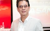 [ẢNH] Tuổi 73, nhạc sĩ Đức Huy sống ra sao bên vợ trẻ đẹp kém 44 tuổi?