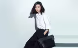 [ẢNH] 8 cách phối đồ với sơ mi trắng sành điệu như dàn sao thế giới