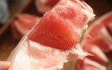 [ẢNH] Tuyệt chiêu giúp bóc vỏ củ quả chỉ trong nháy mắt