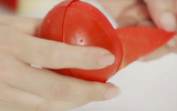 [ẢNH] Tuyệt chiêu giúp bóc vỏ củ quả chỉ trong nháy mắt