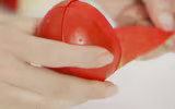 [ẢNH] Tuyệt chiêu giúp bóc vỏ củ quả chỉ trong nháy mắt