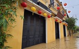 [ẢNH] Hội An ngập trong ‘biển’ nước do mưa lũ 