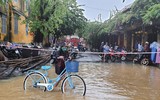 [ẢNH] Hội An ngập trong ‘biển’ nước do mưa lũ 