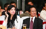 [ẢNH] Cuộc sống hạnh phúc ở tuổi 78 của ‘nam danh ca nhiều vợ, con nhất showbiz Việt’ – Chế Linh 