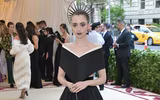 [ẢNH] Chiêm ngưỡng nhan sắc của Lily Collins - ‘nàng Bạch Tuyết’ xinh đẹp nhất Hollywood
