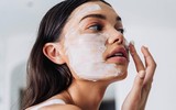 [ẢNH] Bật mí mẹo trang điểm nhẹ nhàng, đơn giản cho nhân viên văn phòng